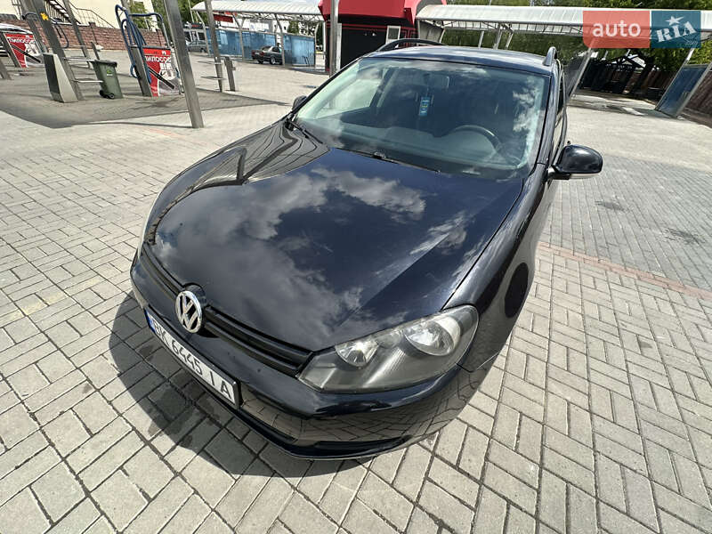 Універсал Volkswagen Golf 2009 в Рівному