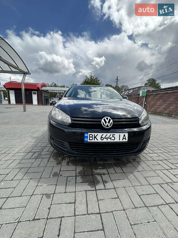 Універсал Volkswagen Golf 2009 в Рівному