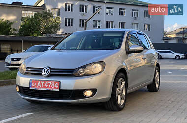 Хетчбек Volkswagen Golf 2010 в 