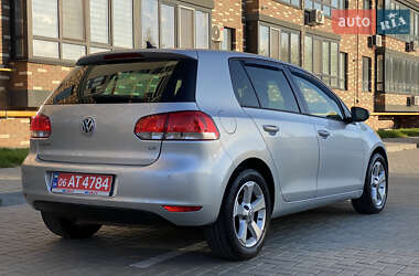 Хетчбек Volkswagen Golf 2010 в 