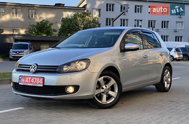 Хетчбек Volkswagen Golf 2010 в 