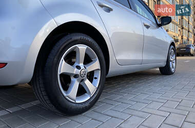 Хетчбек Volkswagen Golf 2010 в 
