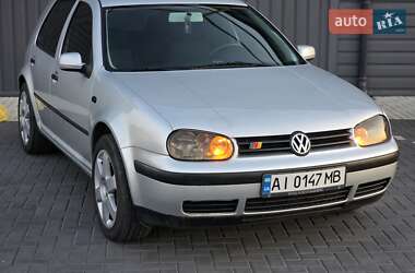 Хетчбек Volkswagen Golf 2000 в 