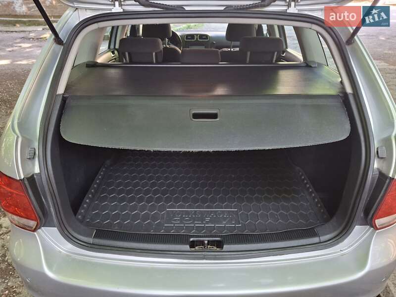 Універсал Volkswagen Golf 2010 в Кам'янець-Подільському
