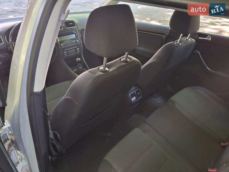 Універсал Volkswagen Golf 2010 в Кам'янець-Подільському