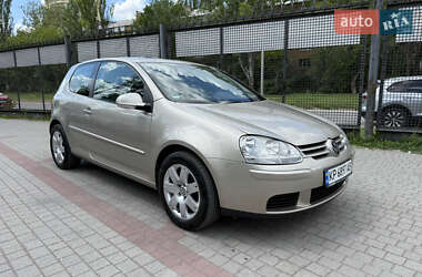 Хетчбек Volkswagen Golf 2005 в 