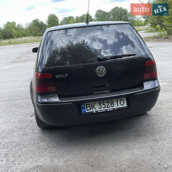 Хетчбек Volkswagen Golf 2001 в Звягелі