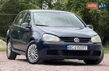 Хетчбек Volkswagen Golf 2004 в 