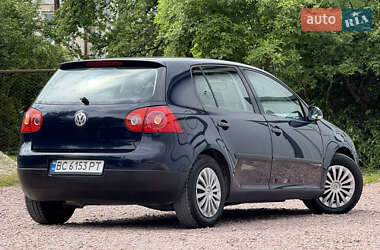 Хетчбек Volkswagen Golf 2004 в 
