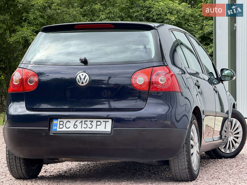 Хетчбек Volkswagen Golf 2004 в Дрогобичі