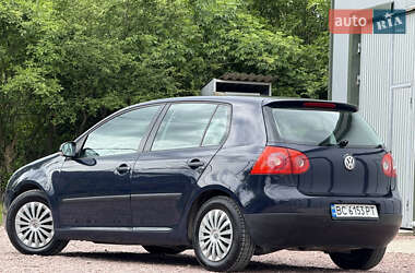 Хетчбек Volkswagen Golf 2004 в 
