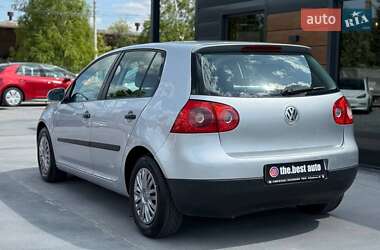 Хетчбек Volkswagen Golf 2004 в 