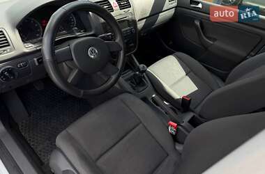 Хетчбек Volkswagen Golf 2004 в 