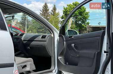 Хетчбек Volkswagen Golf 2004 в 
