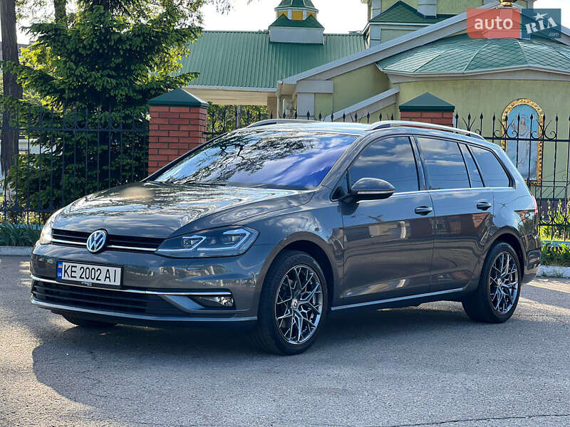 Универсал Volkswagen Golf 2019 в 