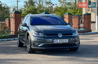 Универсал Volkswagen Golf 2019 в 