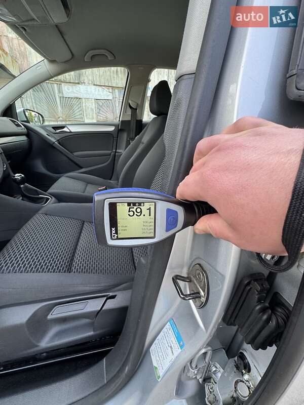 Хетчбек Volkswagen Golf 2009 в Сумах