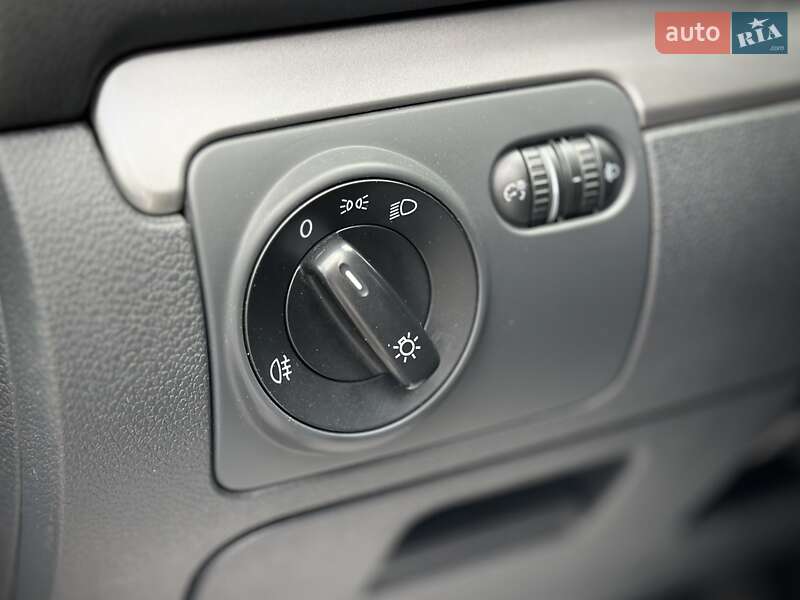 Хетчбек Volkswagen Golf 2009 в Сумах