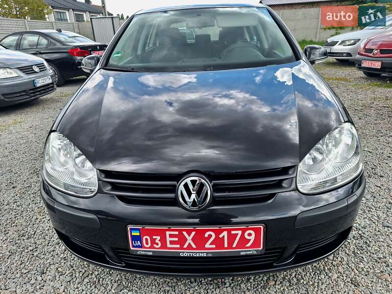 Хетчбек Volkswagen Golf 2005 в 