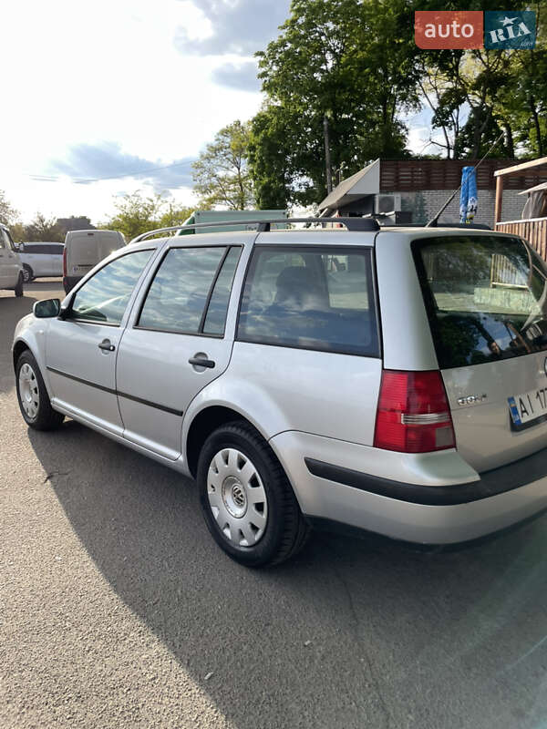 Універсал Volkswagen Golf 2003 в Згурівці