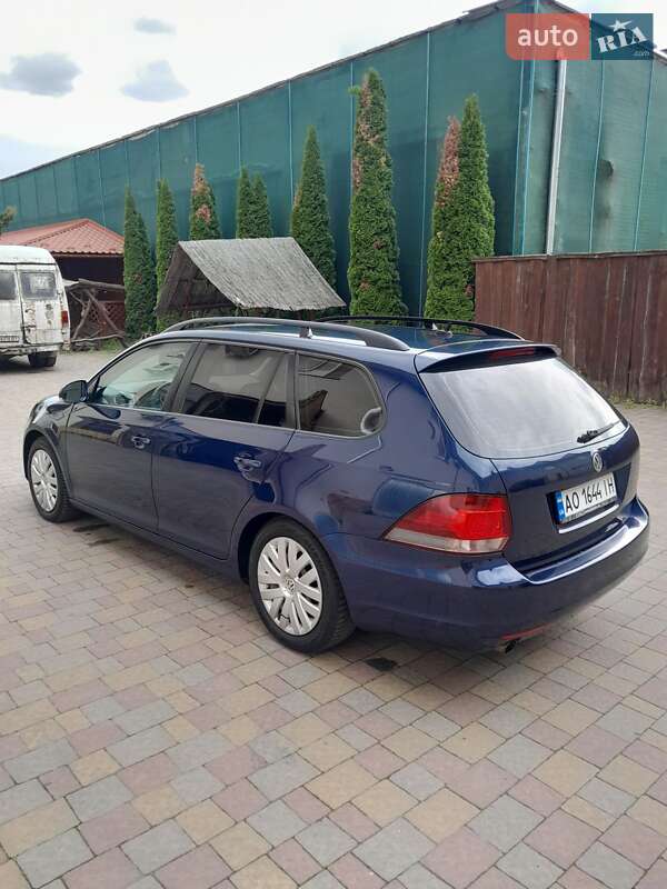 Універсал Volkswagen Golf 2011 в Мукачевому