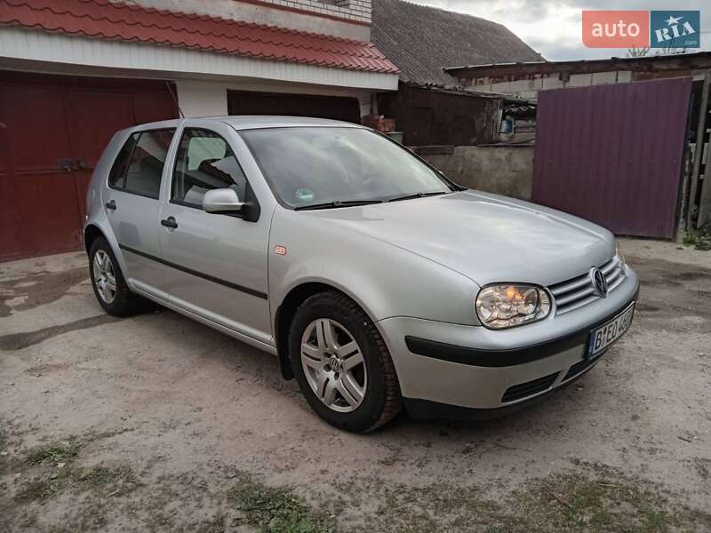 Хэтчбек Volkswagen Golf 2002 в Тернополе