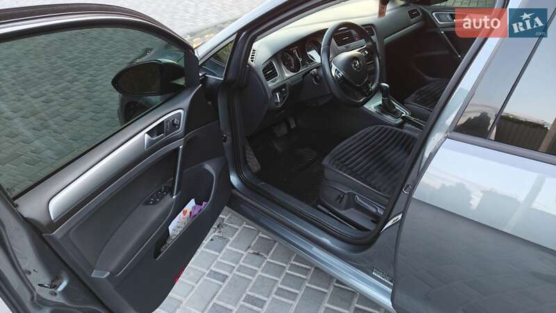 Універсал Volkswagen Golf 2015 в Кропивницькому