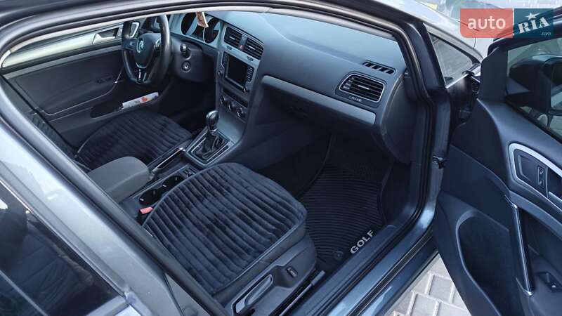 Універсал Volkswagen Golf 2015 в Кропивницькому