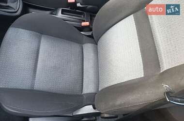 Хэтчбек Volkswagen Golf 2003 в 