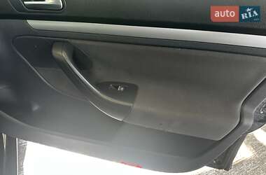 Універсал Volkswagen Golf 2009 в 