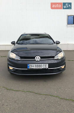 Універсал Volkswagen Golf 2017 в 