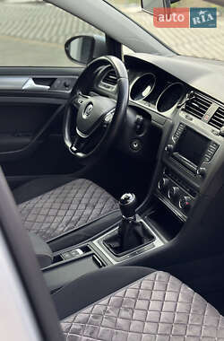 Універсал Volkswagen Golf 2014 в 