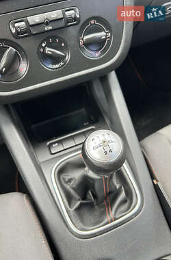 Хетчбек Volkswagen Golf 2006 в 