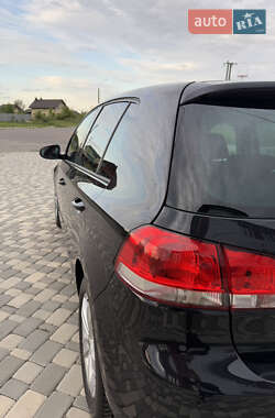 Хэтчбек Volkswagen Golf 2010 в 