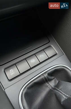 Хэтчбек Volkswagen Golf 2010 в 