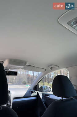 Хэтчбек Volkswagen Golf 2010 в 