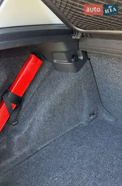 Хэтчбек Volkswagen Golf 2010 в 
