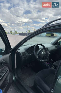 Універсал Volkswagen Golf 2000 в 