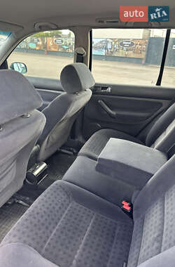 Універсал Volkswagen Golf 2000 в 