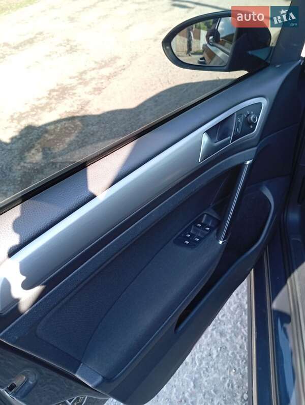 Універсал Volkswagen Golf 2015 в Мукачевому