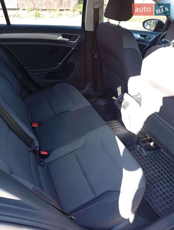 Універсал Volkswagen Golf 2015 в Мукачевому