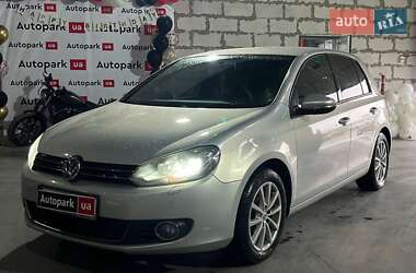 Хэтчбек Volkswagen Golf 2010 в Львове