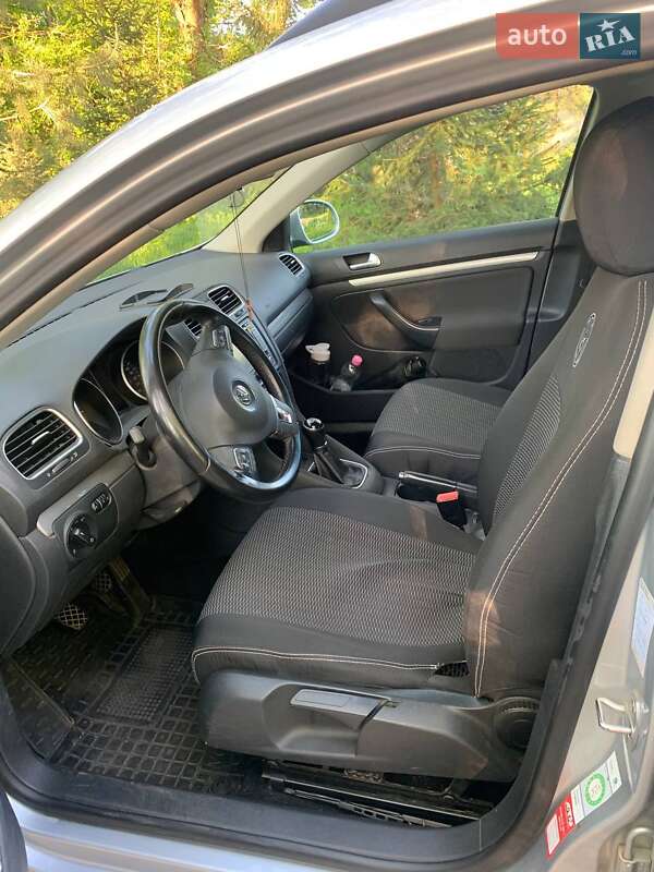 Универсал Volkswagen Golf 2013 в Жидачове