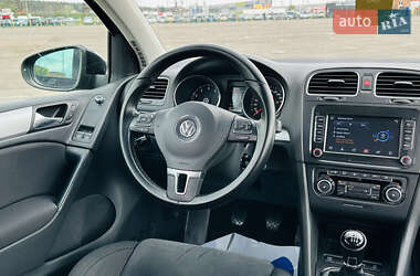 Хетчбек Volkswagen Golf 2009 в 