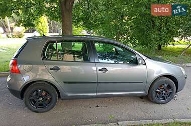 Хетчбек Volkswagen Golf 2005 в 