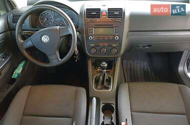 Хетчбек Volkswagen Golf 2005 в 