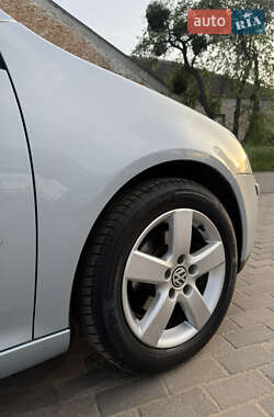 Хэтчбек Volkswagen Golf 2008 в 
