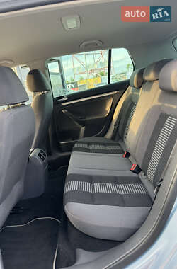 Хэтчбек Volkswagen Golf 2008 в 