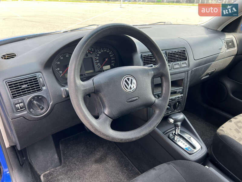 Хетчбек Volkswagen Golf 1998 в Києві