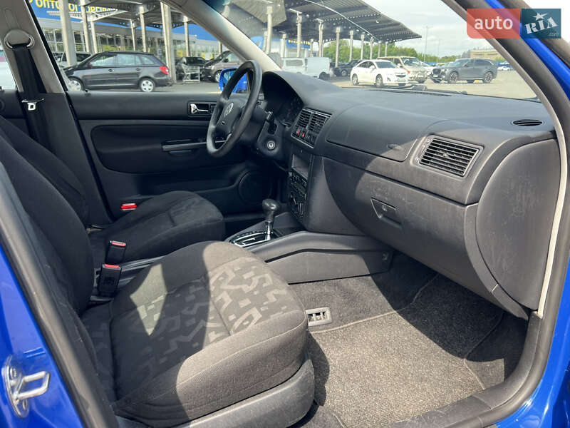 Хетчбек Volkswagen Golf 1998 в Києві